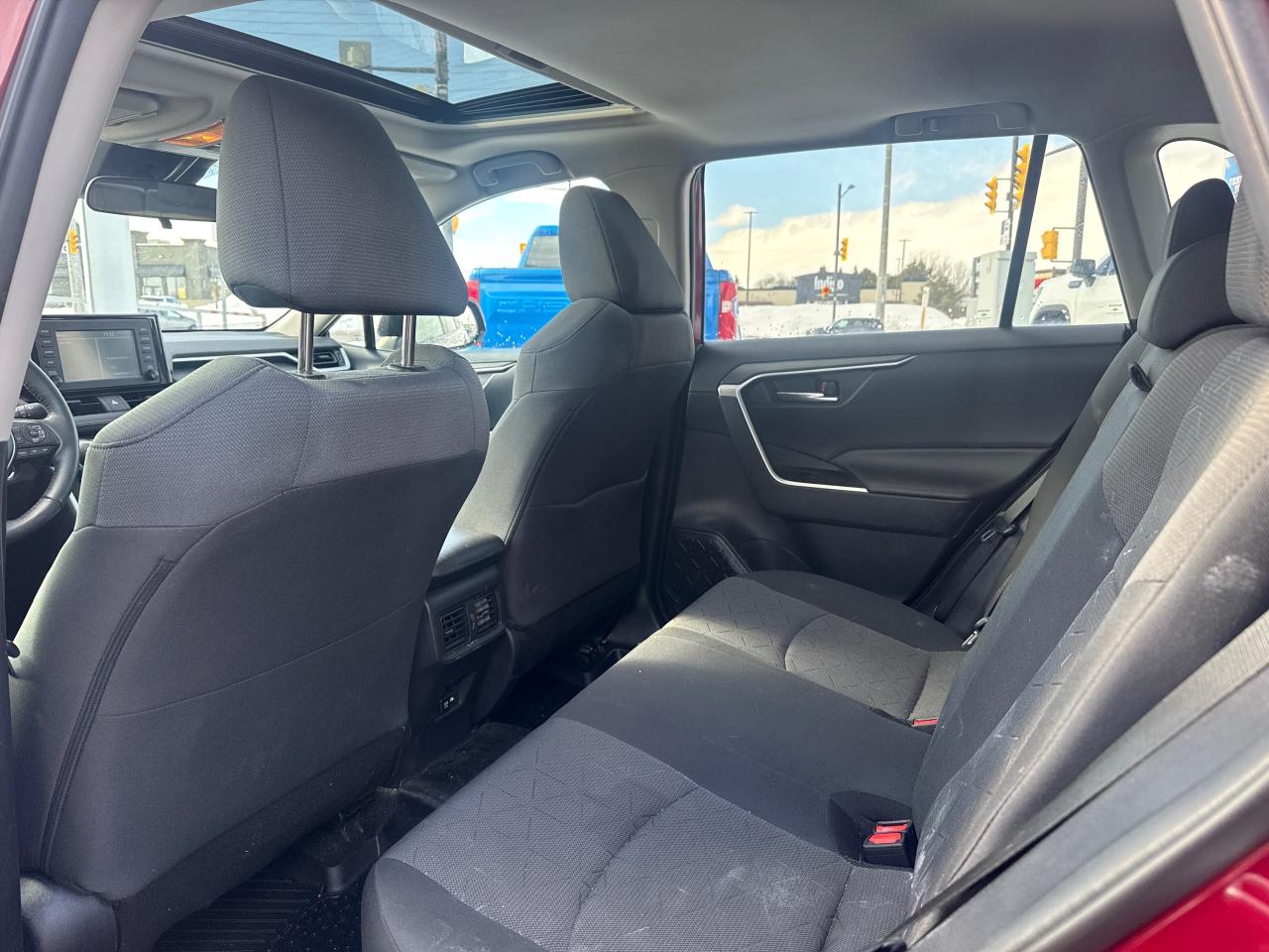 2021 Toyota RAV4 XLE 4dr Front-wheel Drive Photo