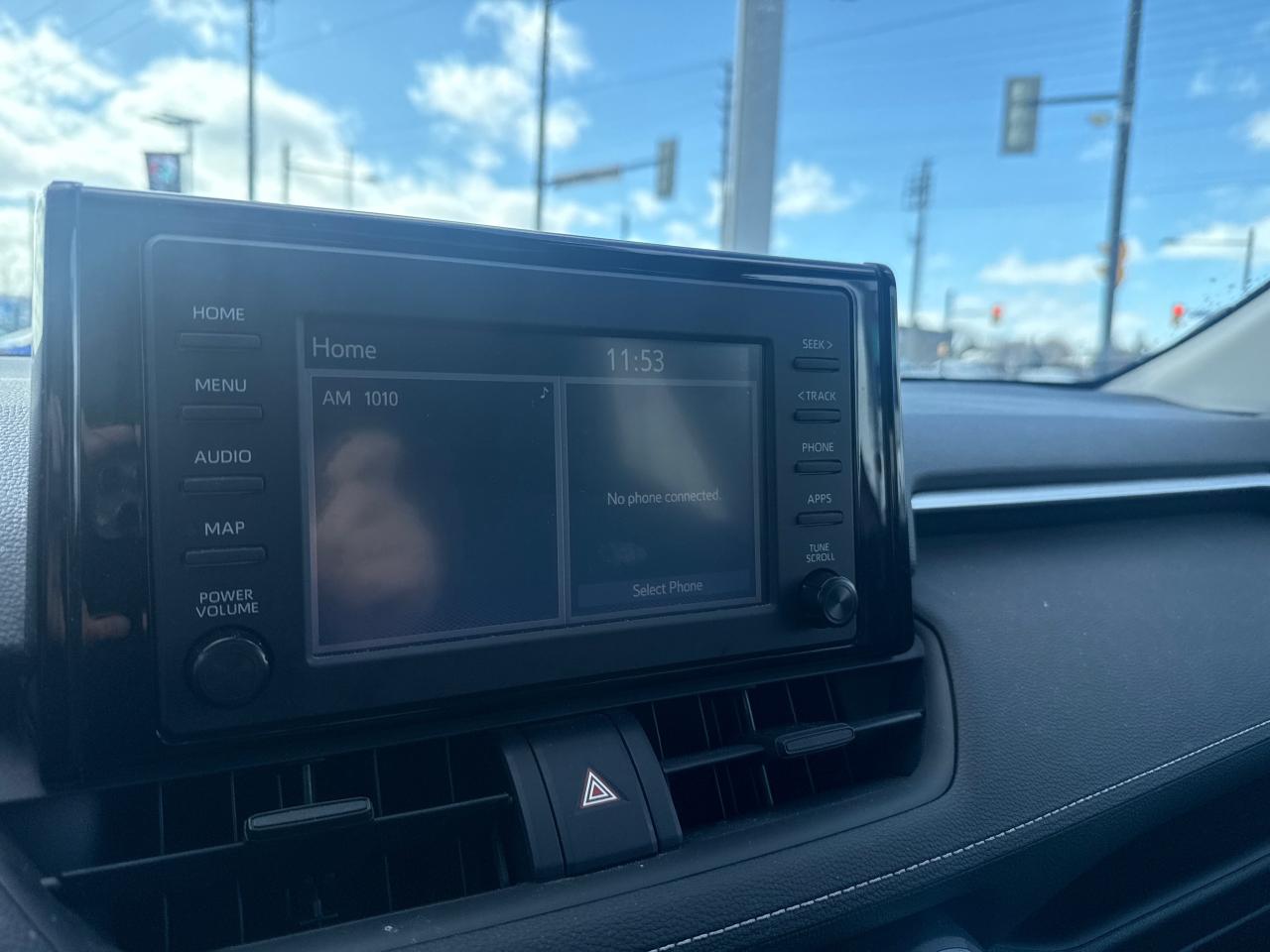 2021 Toyota RAV4 XLE 4dr Front-wheel Drive Photo