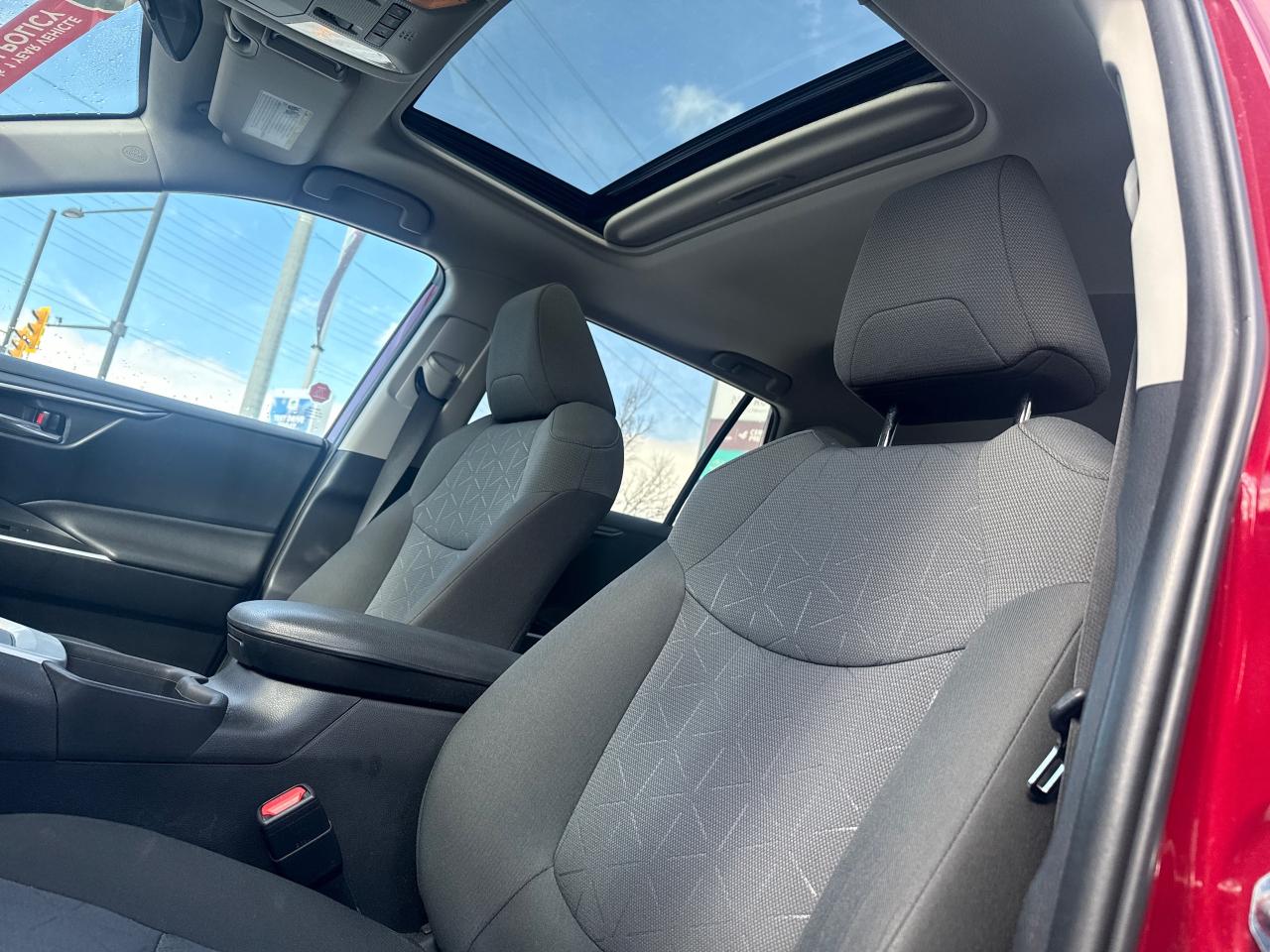 2021 Toyota RAV4 XLE 4dr Front-wheel Drive Photo