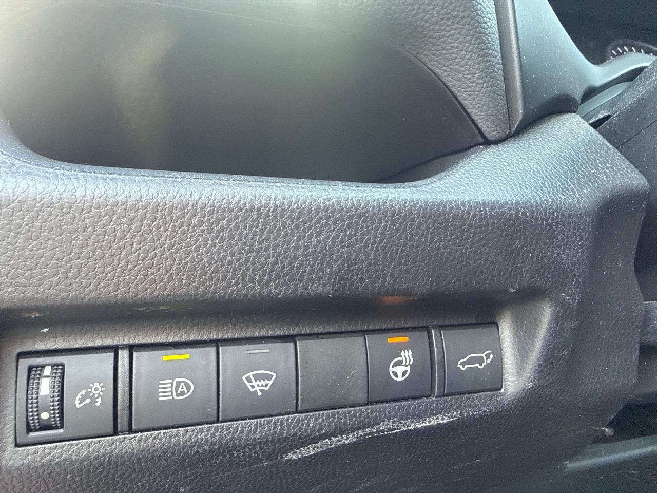 2021 Toyota RAV4 XLE 4dr Front-wheel Drive Photo