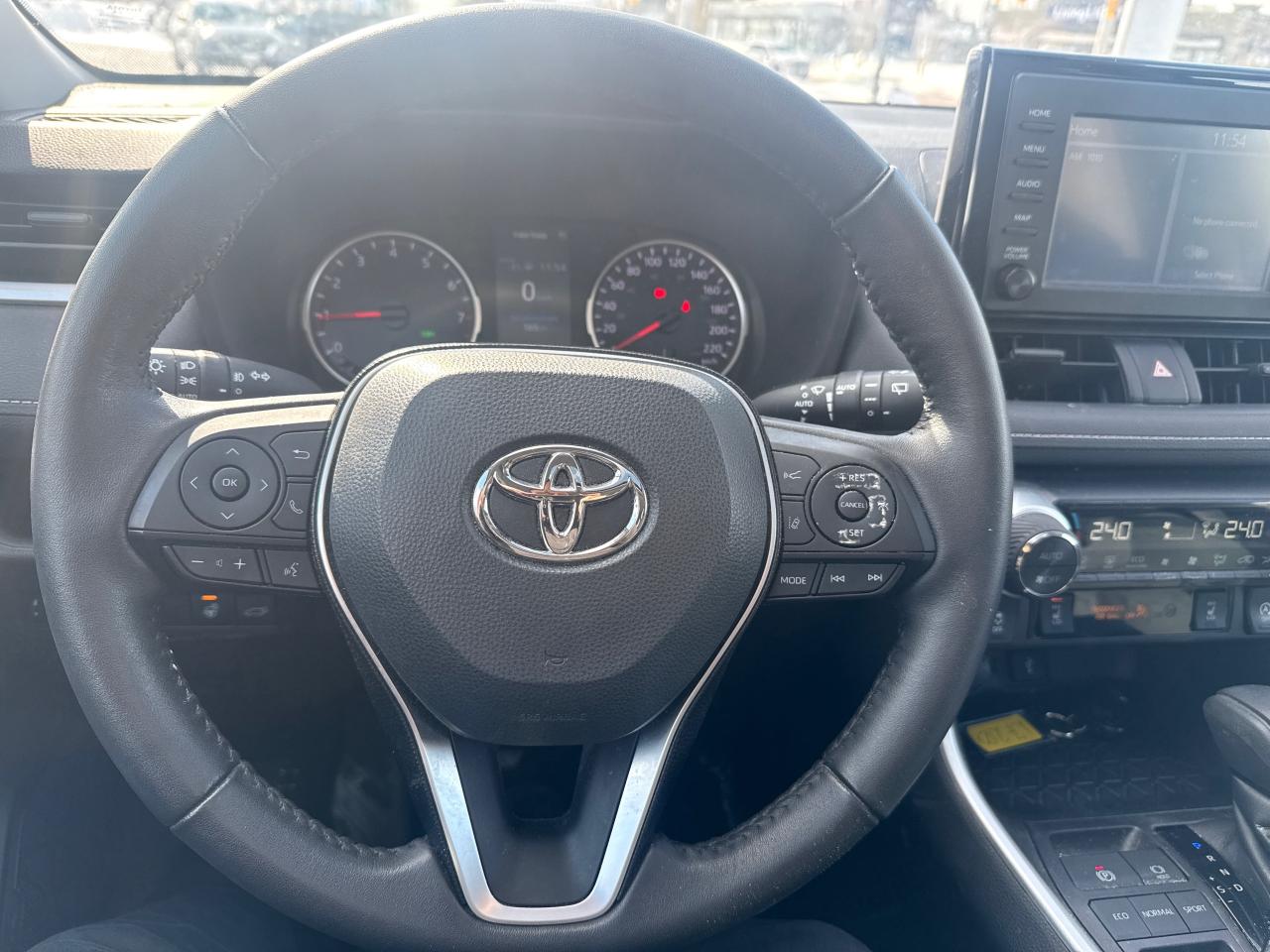 2021 Toyota RAV4 XLE 4dr Front-wheel Drive Photo