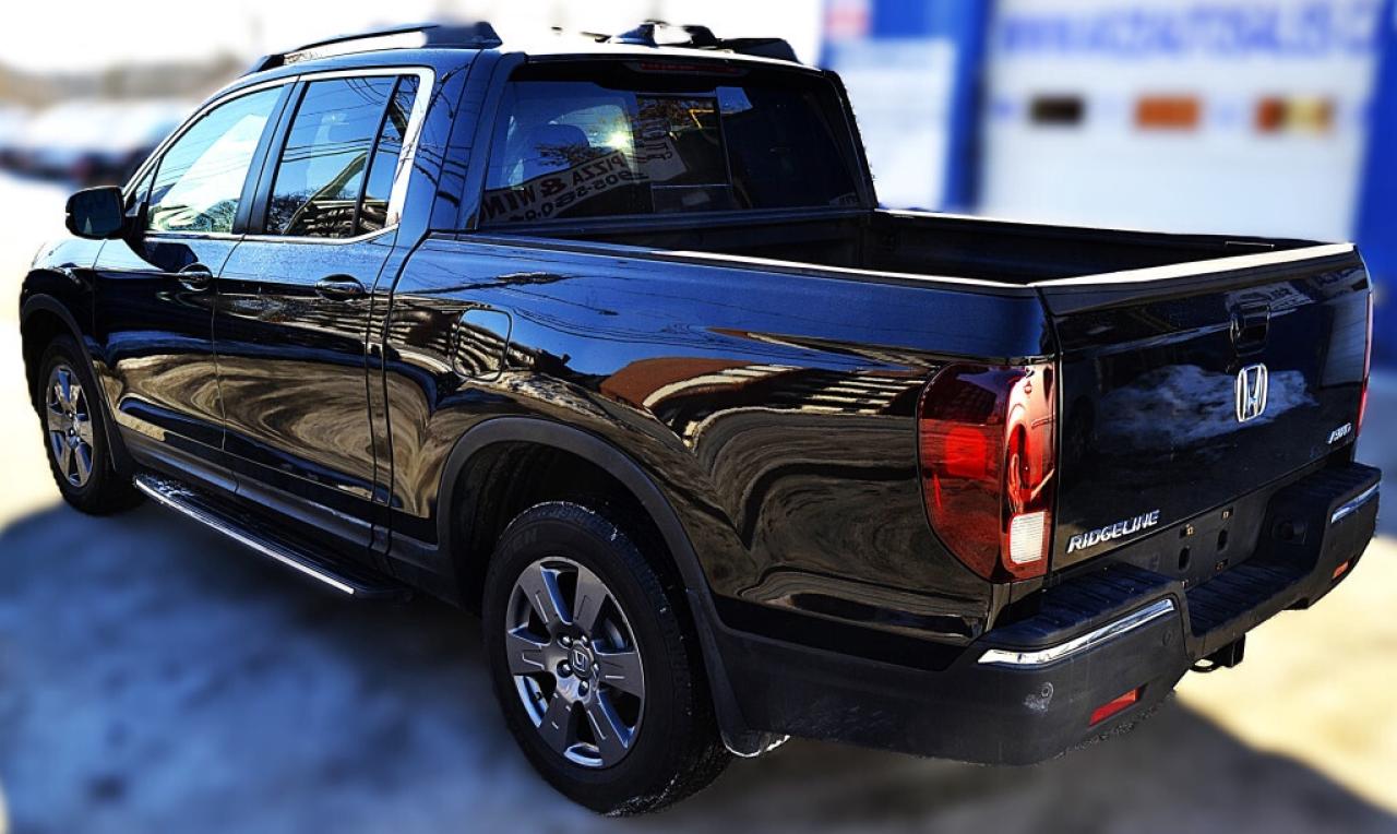 2020 Honda Ridgeline EX-L All-wheel Drive Photo2