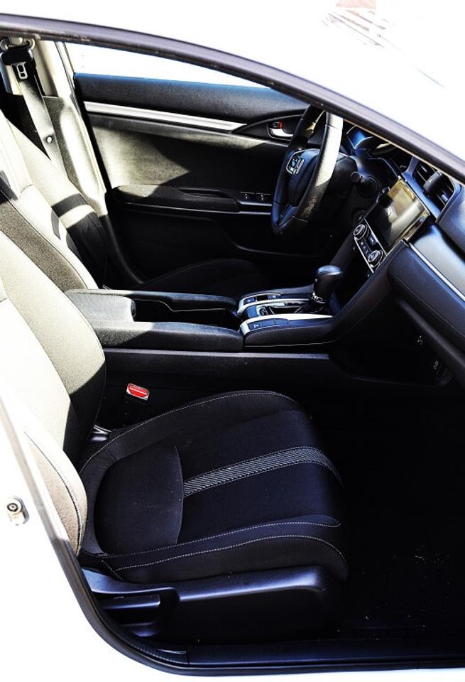 2016 Honda Civic Sedan 4dr SEDAN LX Automatic Photo