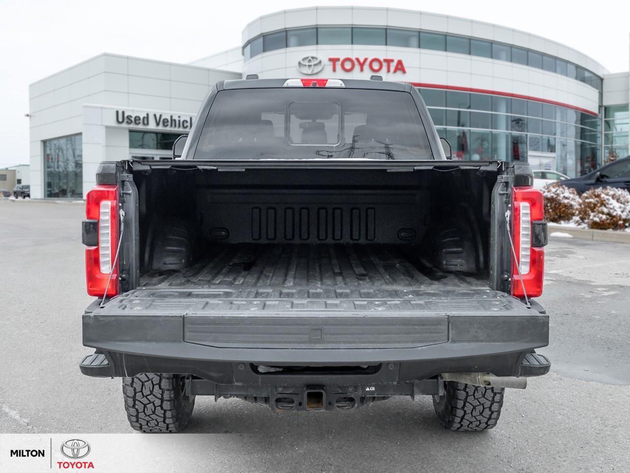 2023 Ford F-250 TREMOR PKG SUNROOF LARIAT ULTIMATE ONE OWNER Laria Photo
