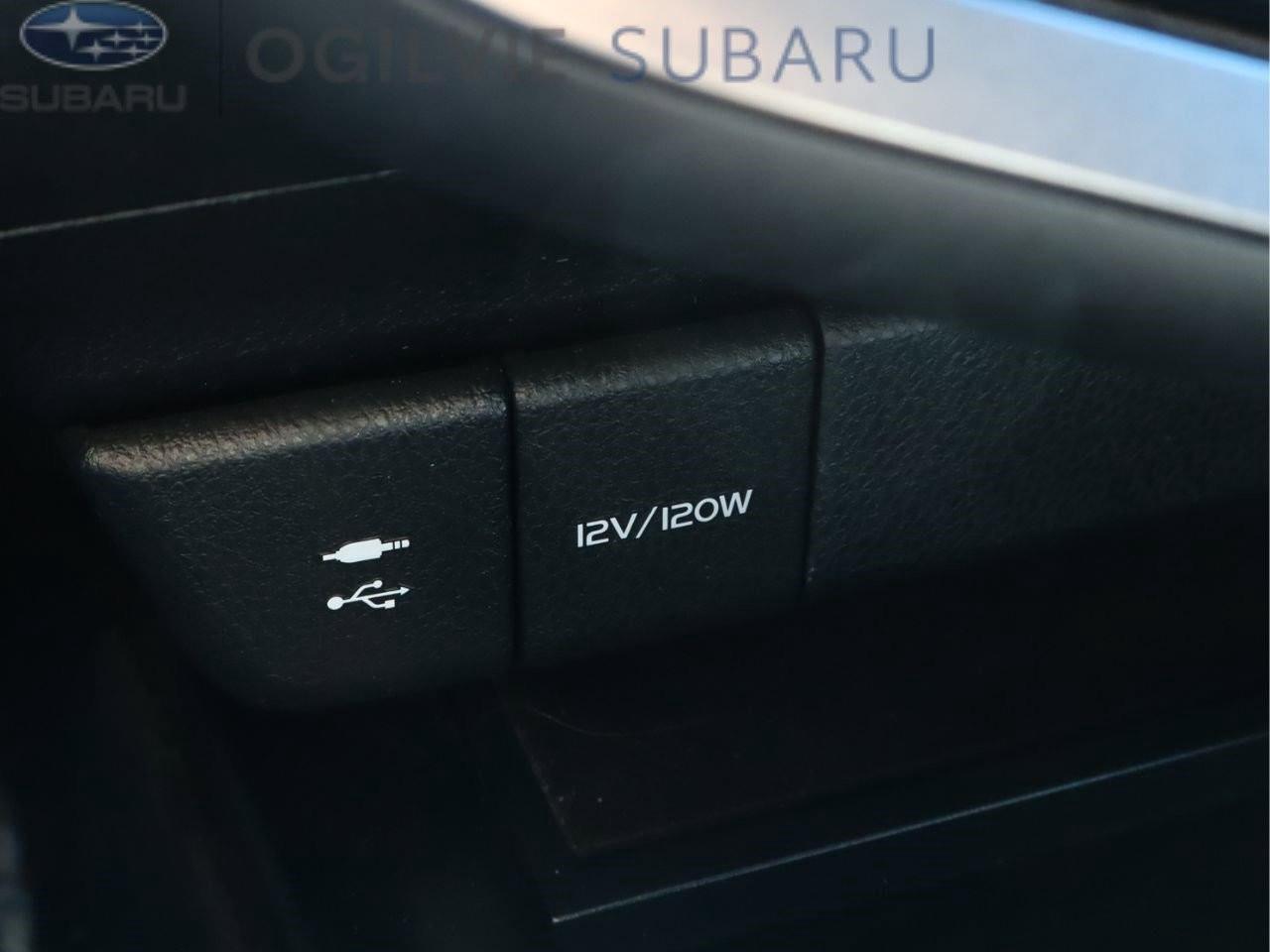 2018 Toyota Camry Hybrid SE 4dr Sedan Photo