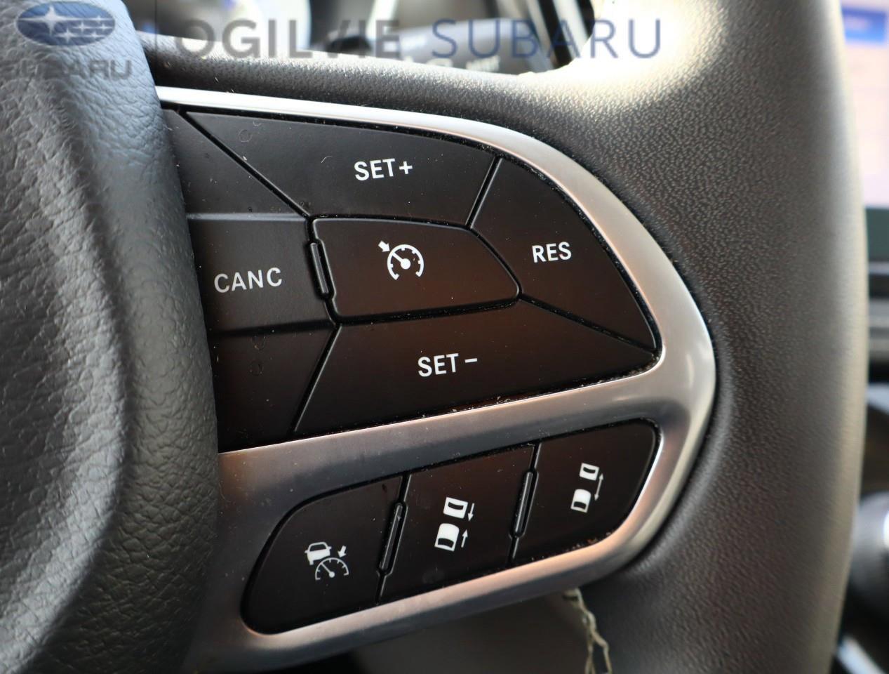 2022 Chrysler Pacifica Touring L All-Wheel Drive Passenger Van Photo