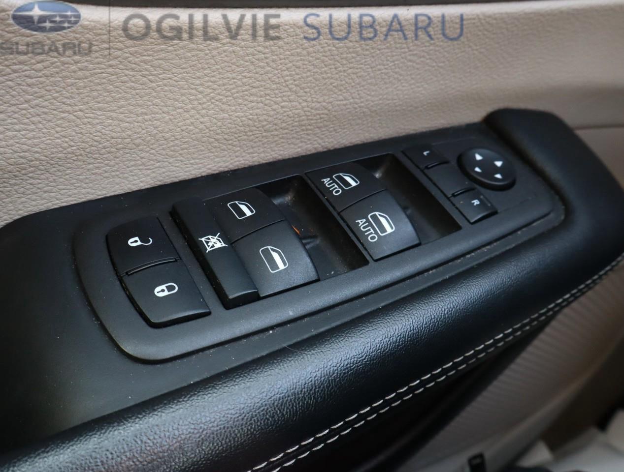 2022 Chrysler Pacifica Touring L All-Wheel Drive Passenger Van Photo