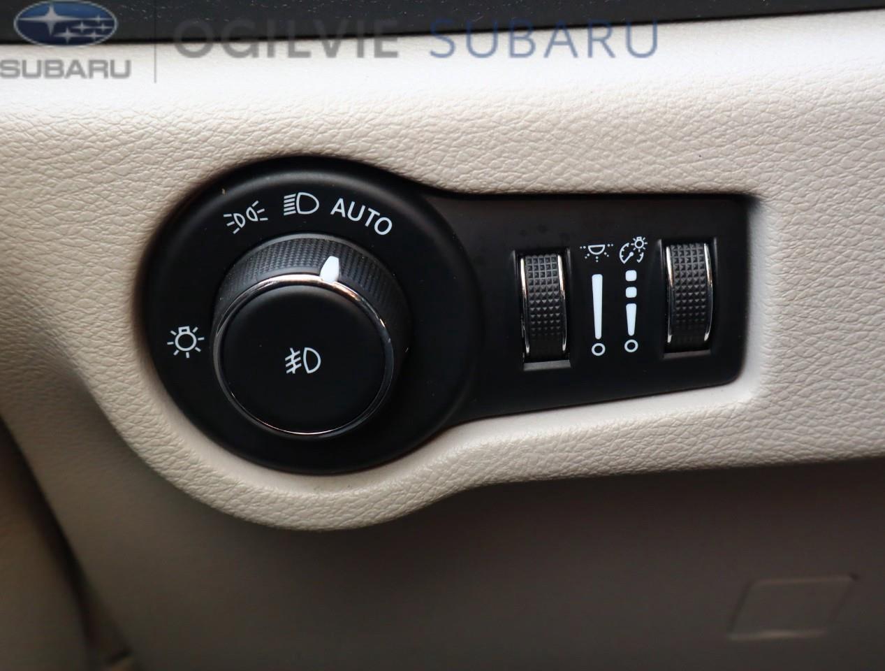2022 Chrysler Pacifica Touring L All-Wheel Drive Passenger Van Photo