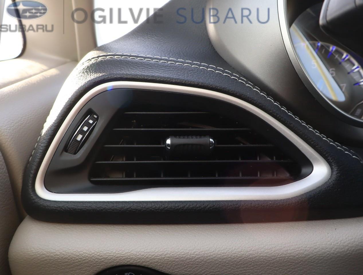 2022 Chrysler Pacifica Touring L All-Wheel Drive Passenger Van Photo