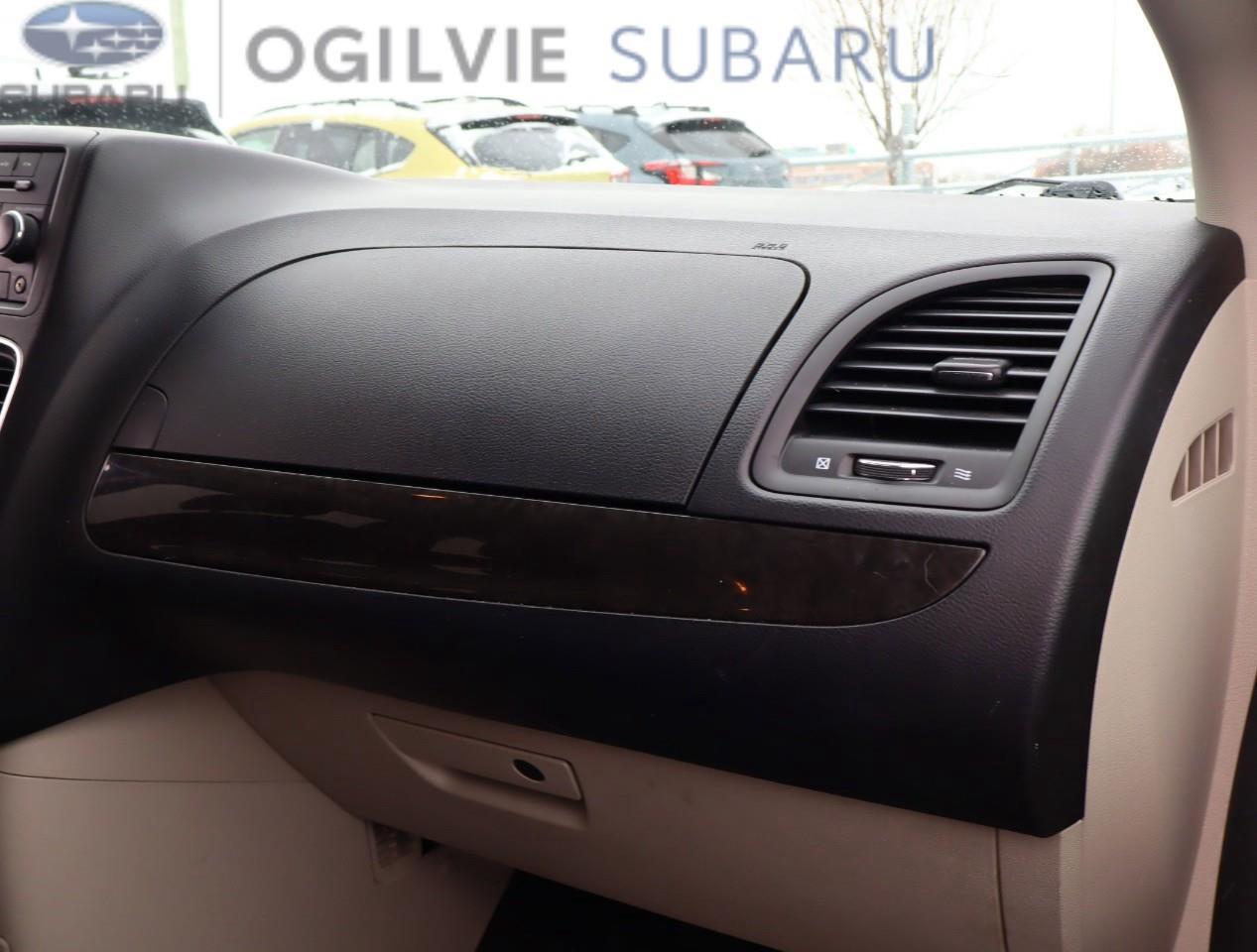 2017 Dodge Grand Caravan CVP/SXT Passenger Van Photo