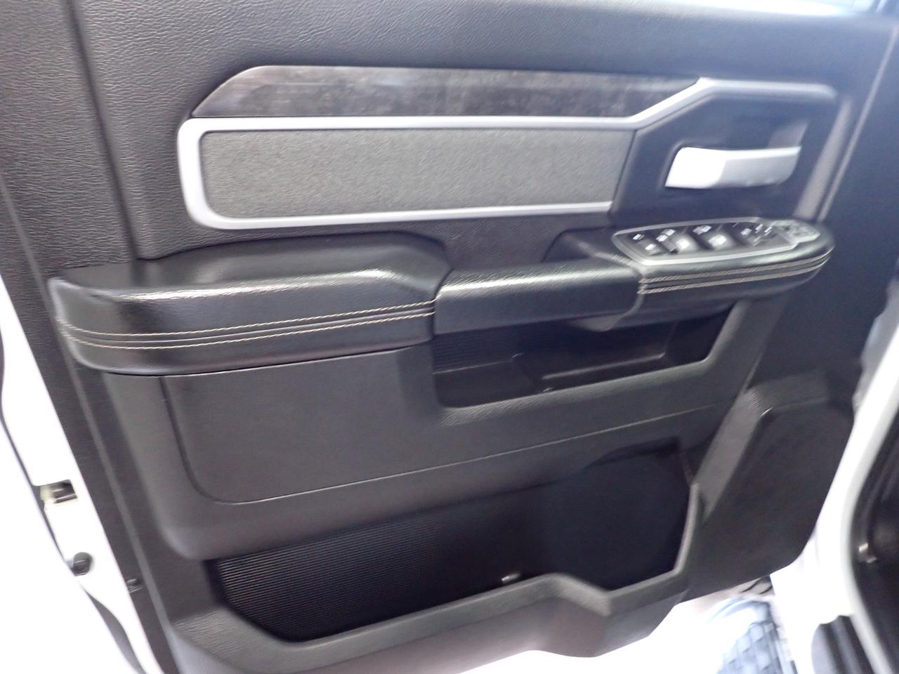 2023 RAM 3500 Big Horn 4WD CREW NAVI SPORT APP PKG 8' BOX Photo