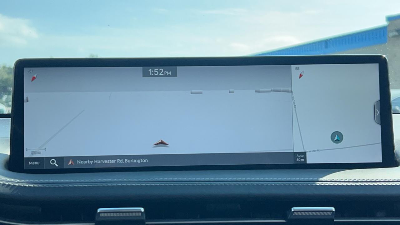 2025 Genesis GV70 2.5T ADVANCED, NEW TIRES, SNOW TIRES, PANO, NAVI Photo