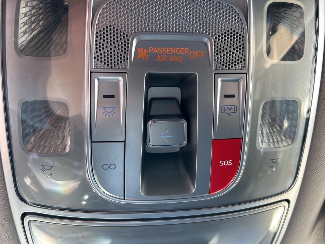 2025 Genesis GV70 2.5T ADVANCED, NEW TIRES, SNOW TIRES, PANO, NAVI Photo