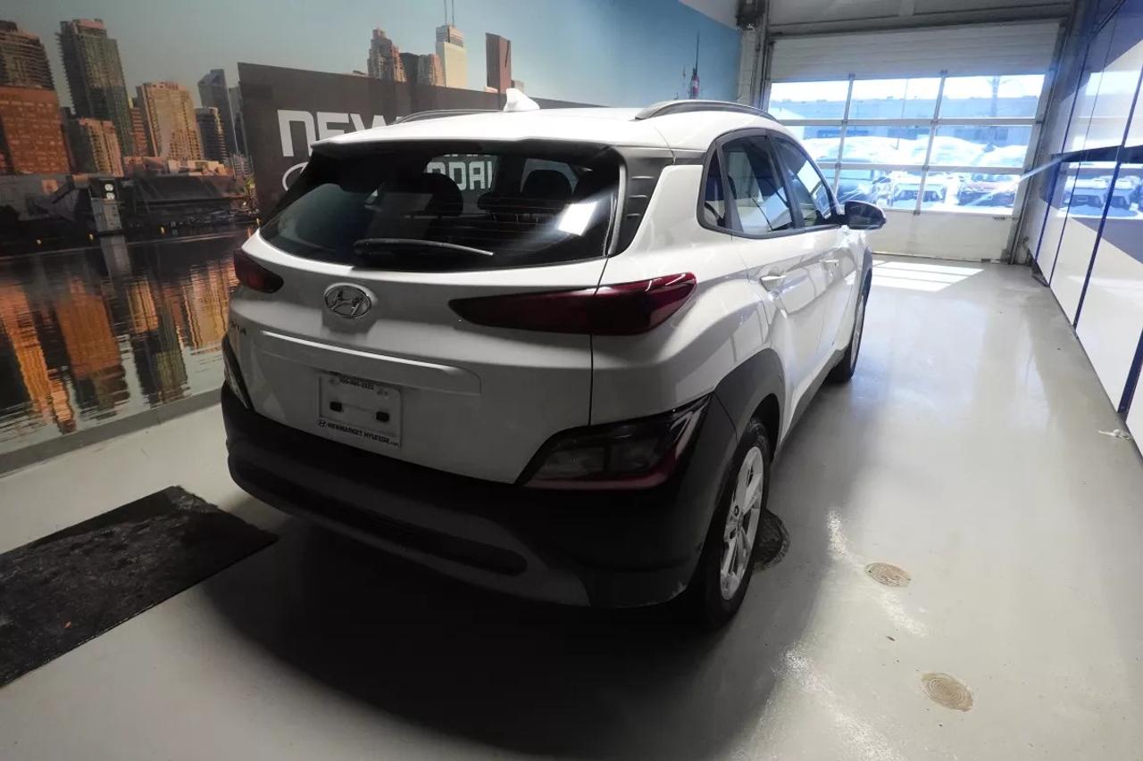2022 Hyundai KONA PREFERRED   HEATED SEATS   HEATED WHEEL   APPLE CA Photo4