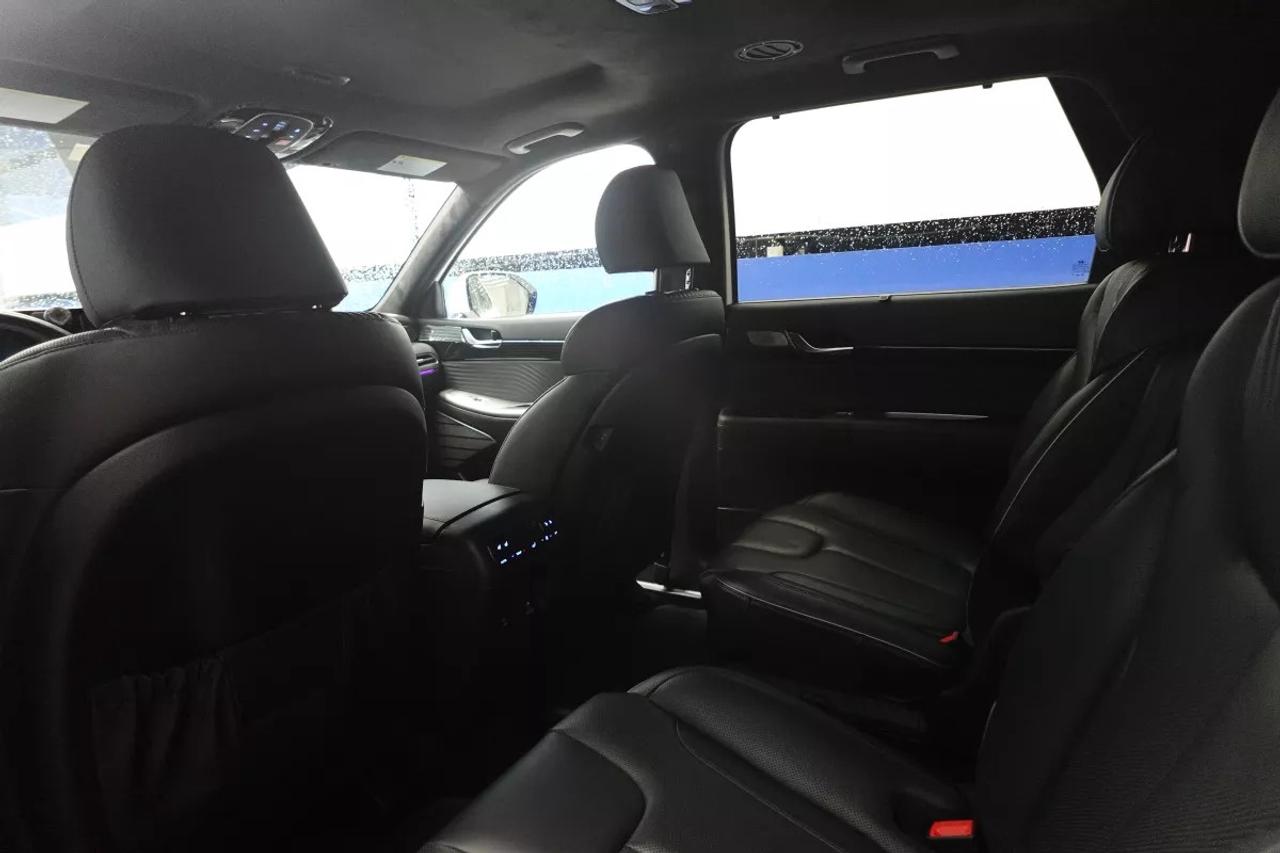 2024 Hyundai PALISADE ULTIMATE CALLIGRAPHY / HUD / HTD,COOL SEATS / POWE Photo
