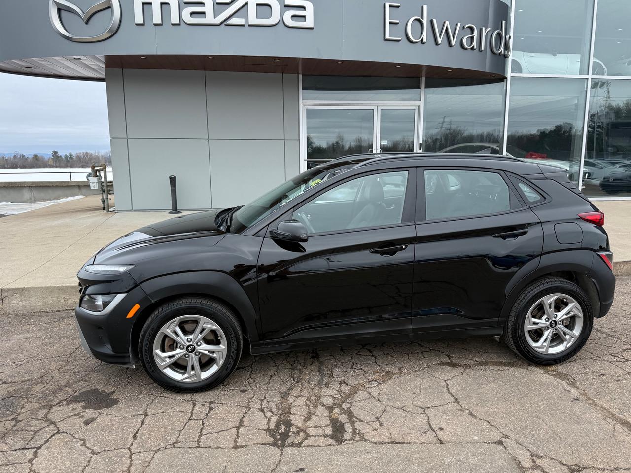 2022 Hyundai KONA 2.0L Preferred 4dr All-Wheel Drive Photo2
