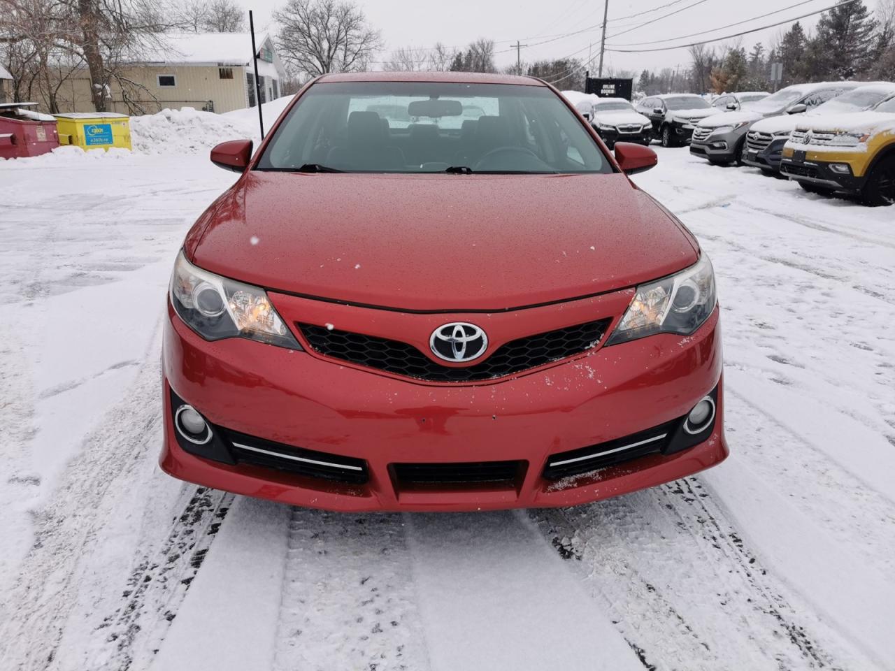 2014 Toyota Camry SE Photo