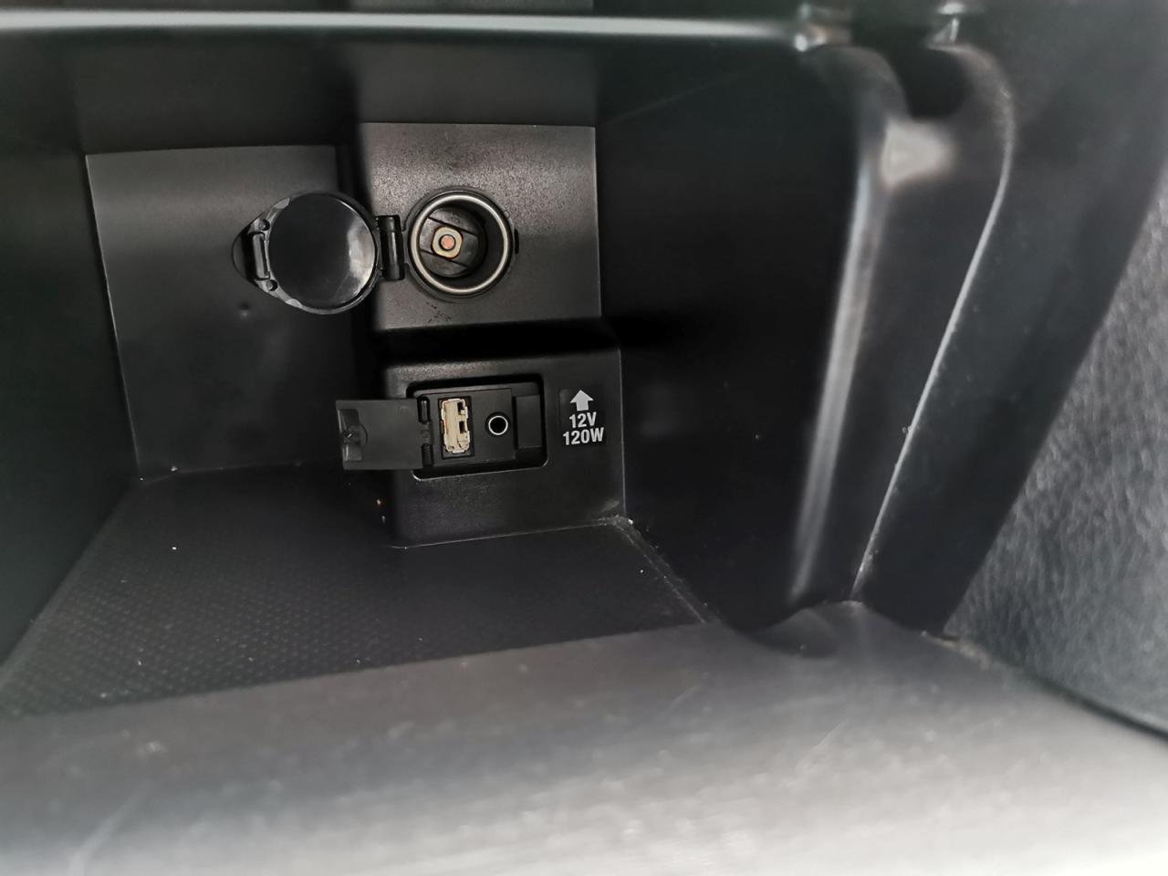 2014 Toyota Camry SE Photo