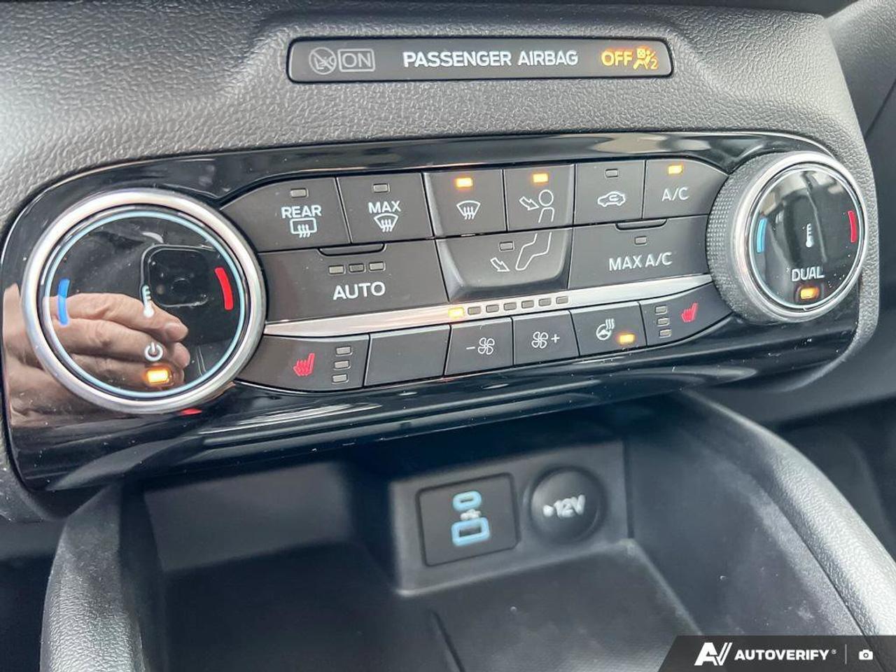 2022 Ford Escape SEL   HTD FRONT SEATS   HTD STEER WHEEL Photo