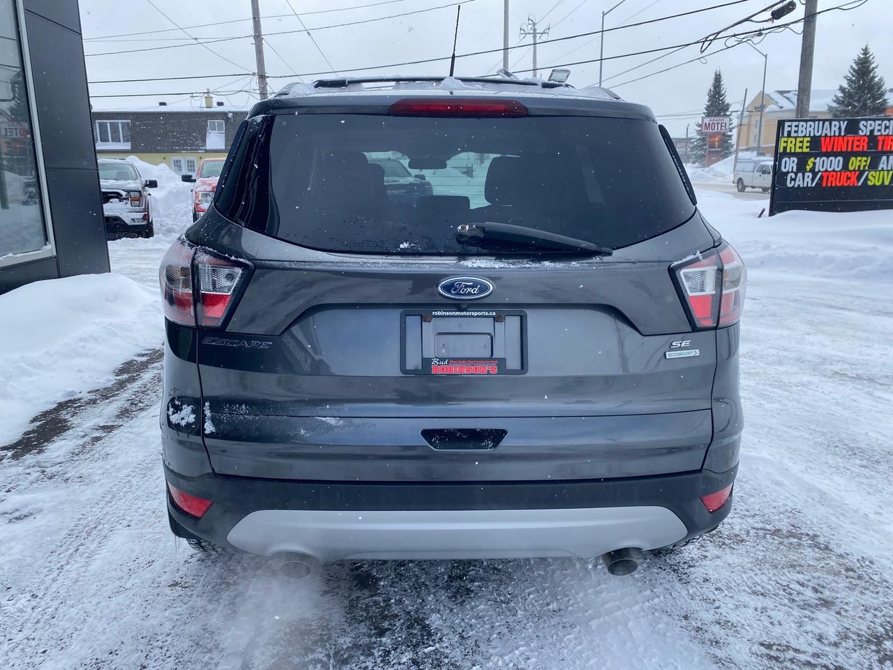 2017 Ford Escape SE 4dr Front-wheel Drive Photo