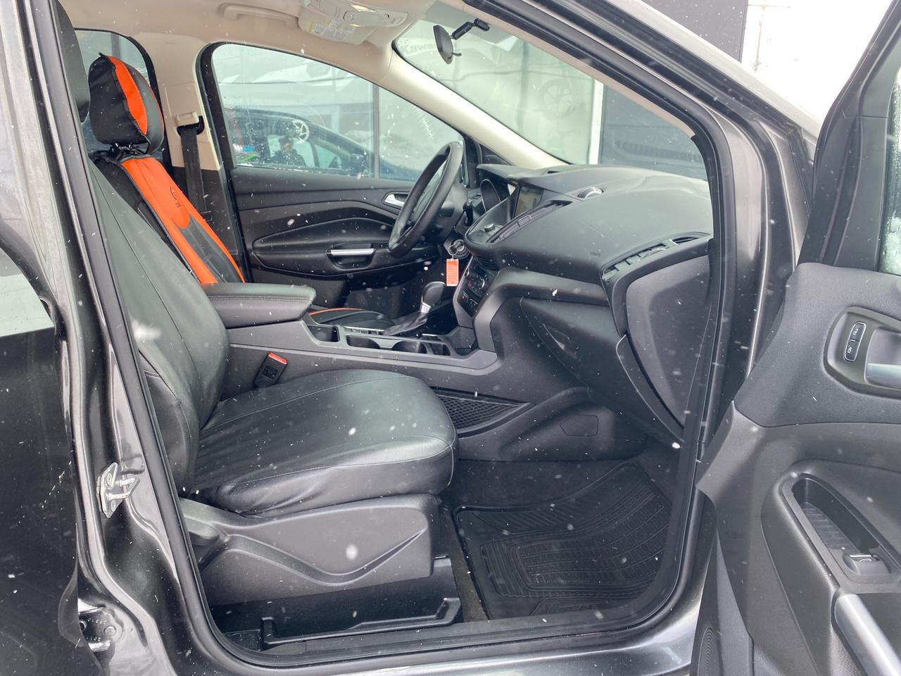 2017 Ford Escape SE 4dr Front-wheel Drive Photo