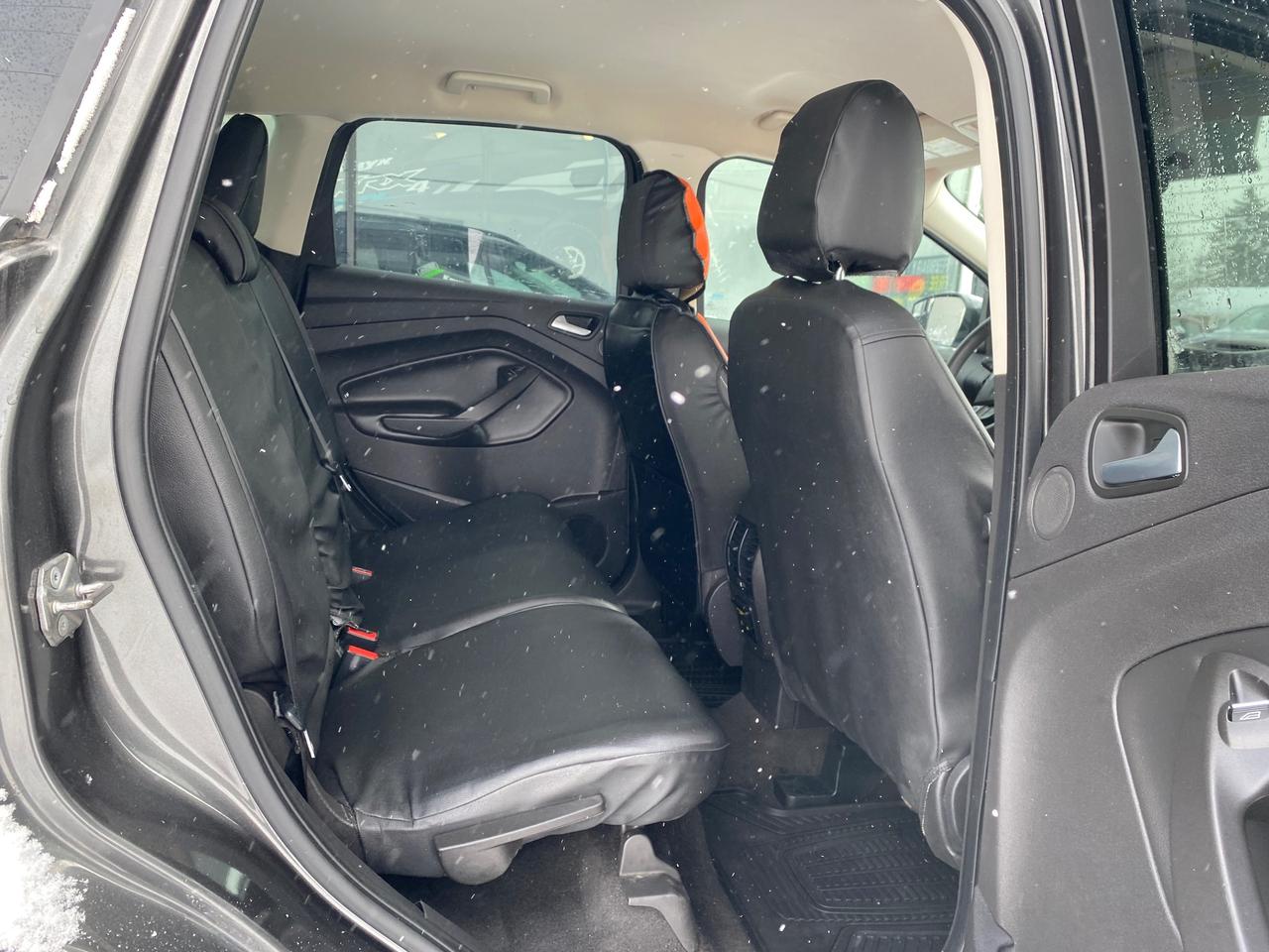 2017 Ford Escape SE 4dr Front-wheel Drive Photo