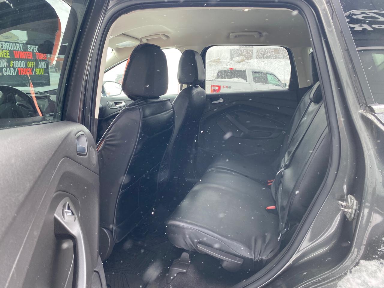 2017 Ford Escape SE 4dr Front-wheel Drive Photo