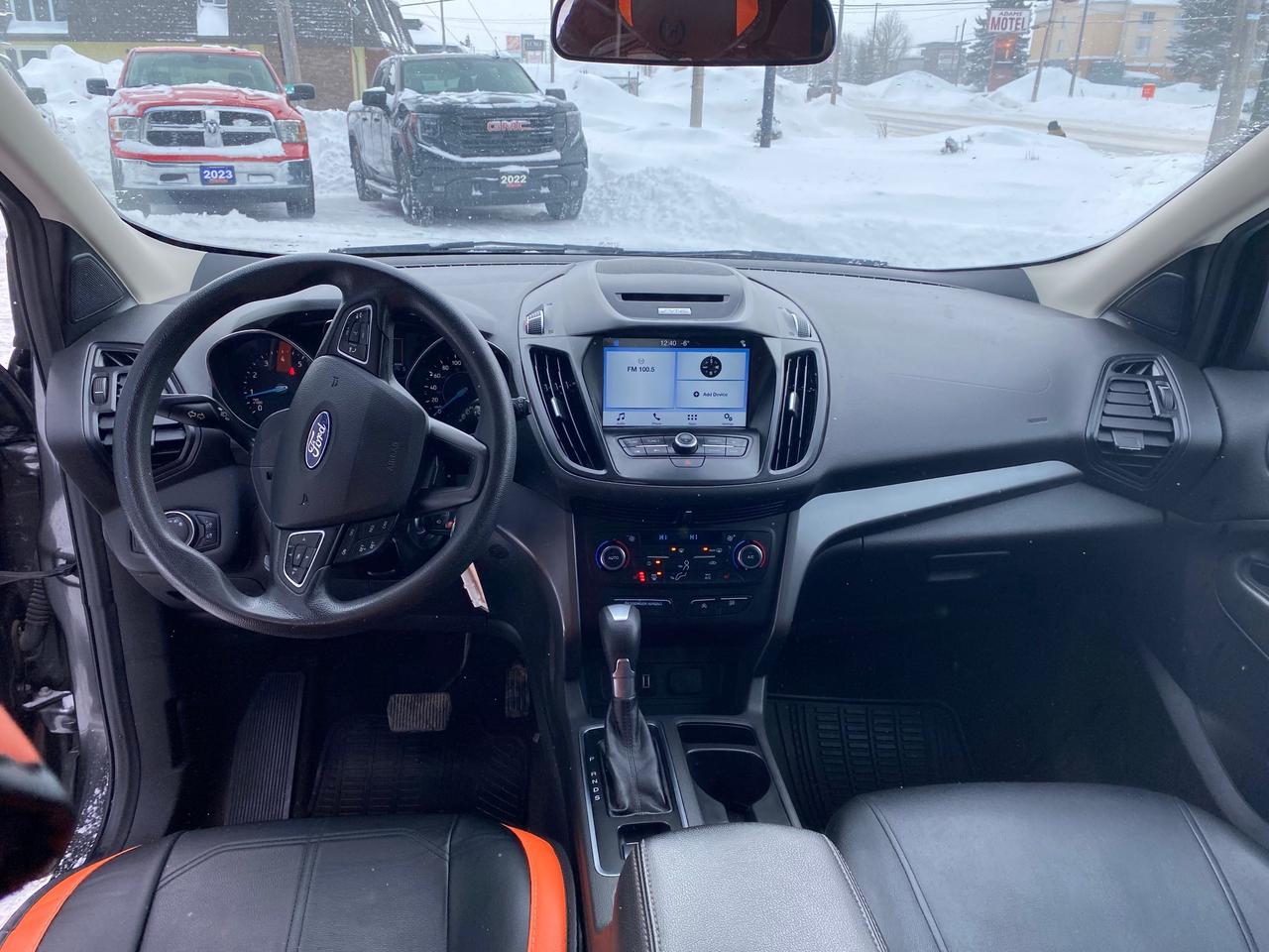 2017 Ford Escape SE 4dr Front-wheel Drive Photo