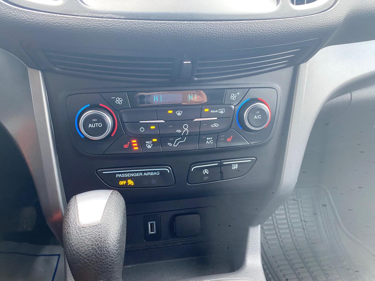 2017 Ford Escape SE 4dr Front-wheel Drive Photo