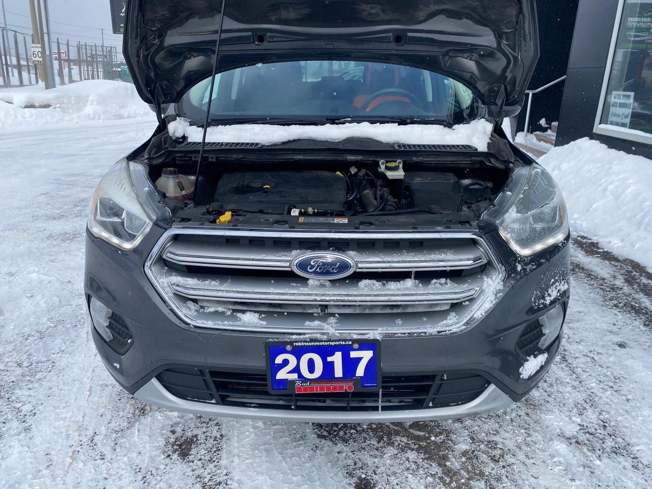 2017 Ford Escape SE 4dr Front-wheel Drive Photo