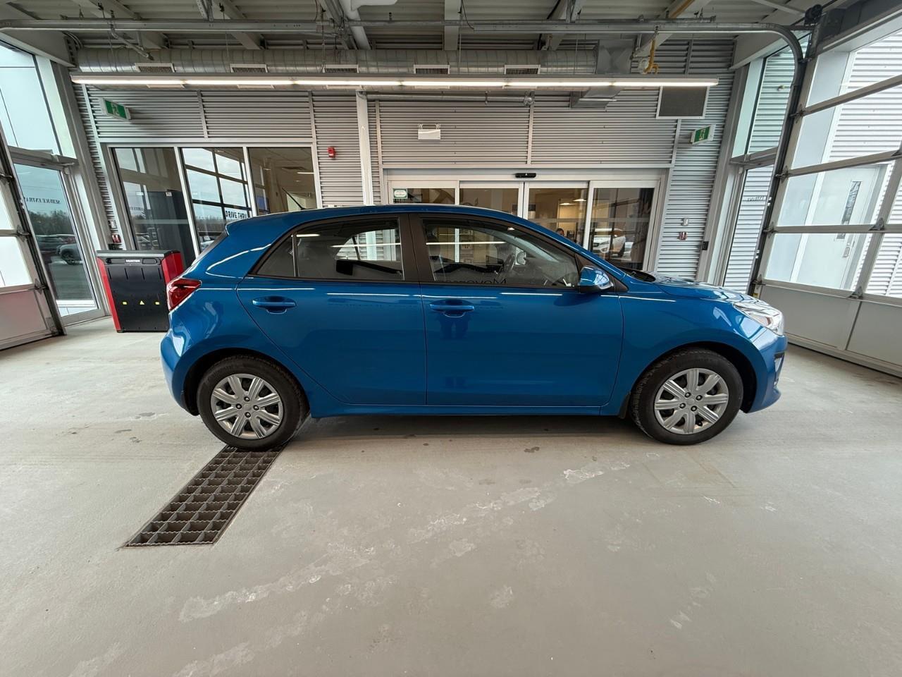 2022 Kia Rio LX+ 4dr Hatchback Photo2