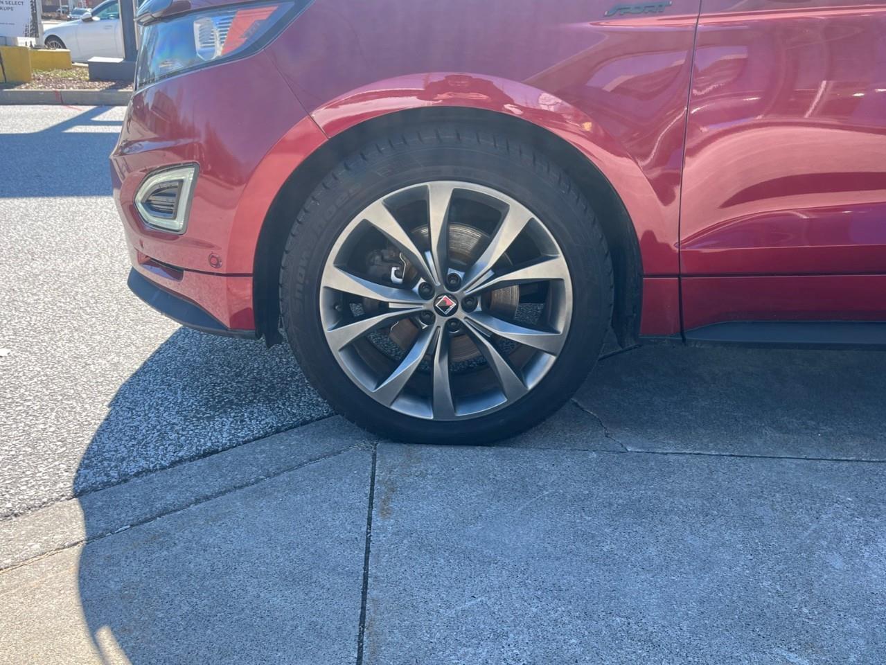 2016 Ford Edge SPORT Big Engine Great Eyeball! Photo