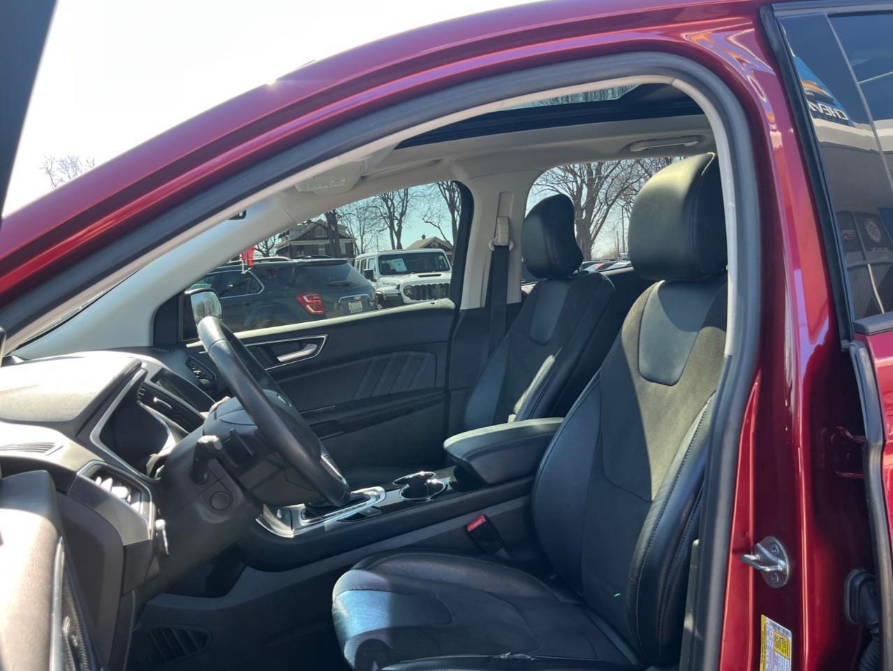 2016 Ford Edge SPORT Big Engine Great Eyeball! Photo