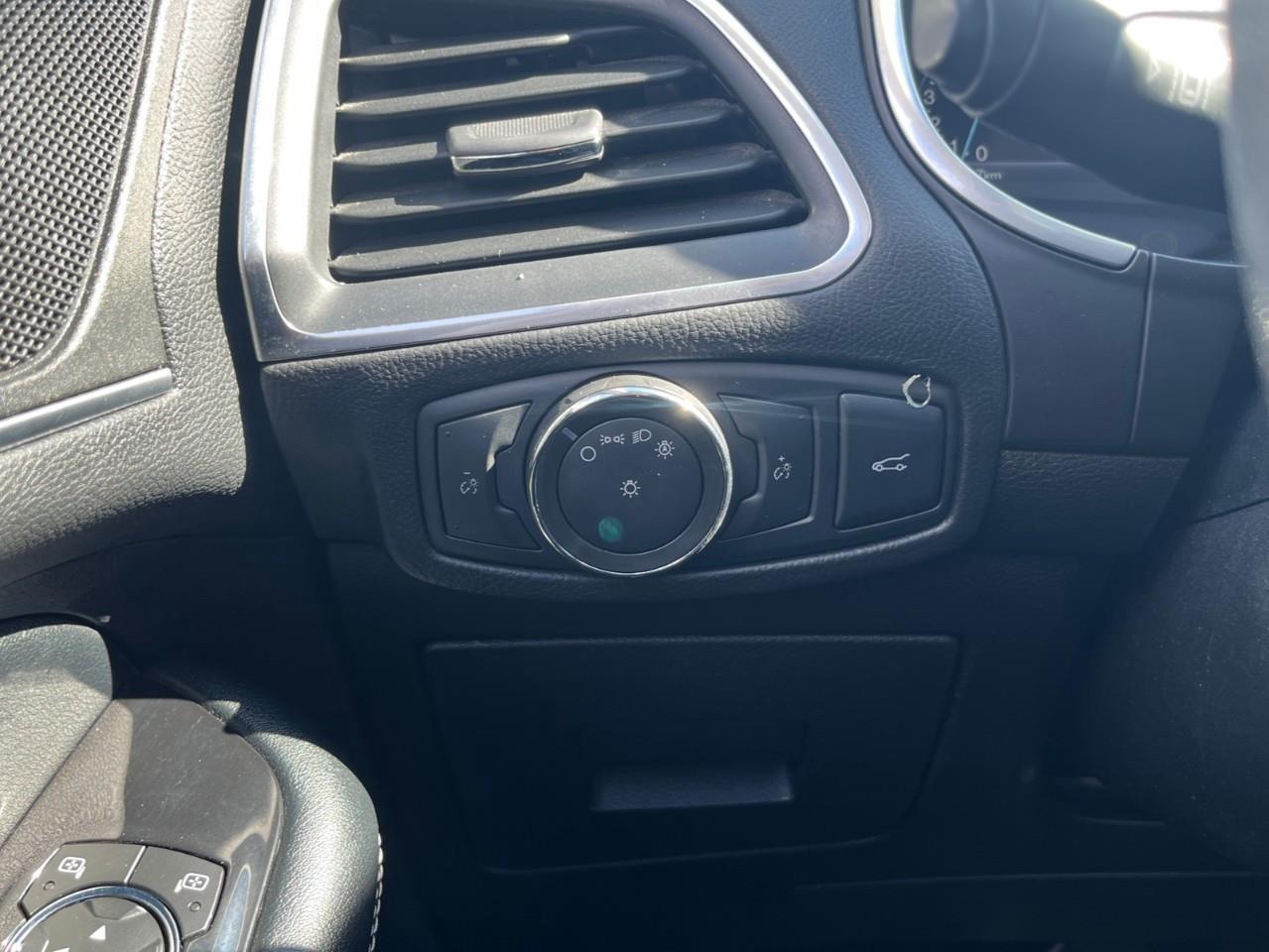 2016 Ford Edge SPORT Big Engine Great Eyeball! Photo