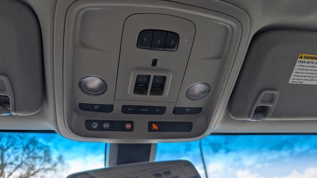 13675361.812788507