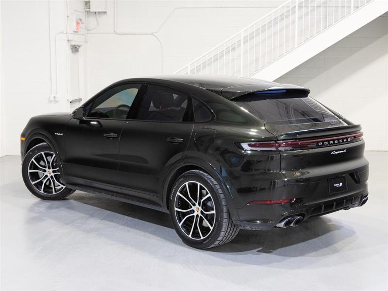 2025 Porsche Cayenne S e-Hybrid Coupe AWD Photo3