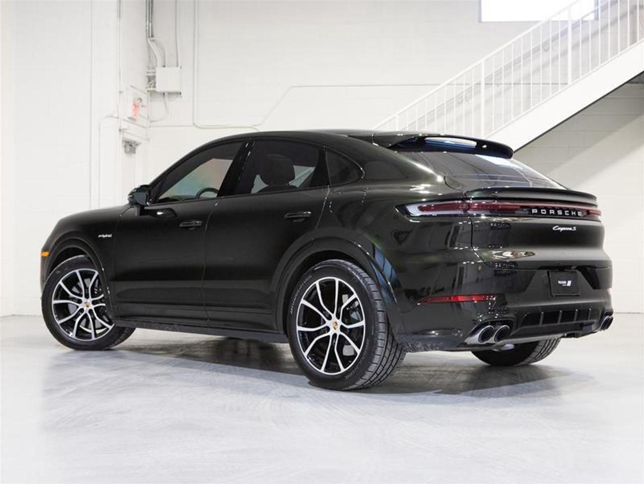 2025 Porsche Cayenne S e-Hybrid Coupe AWD Photo