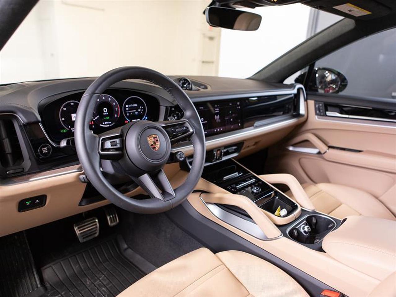 2025 Porsche Cayenne S e-Hybrid Coupe AWD Photo