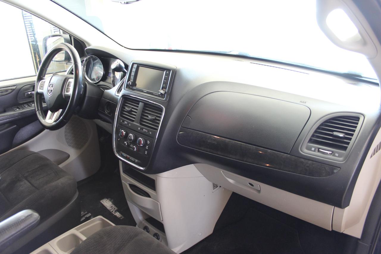 2012 Dodge Grand Caravan SXT PLUS   STOW & GO   DVD Photo3