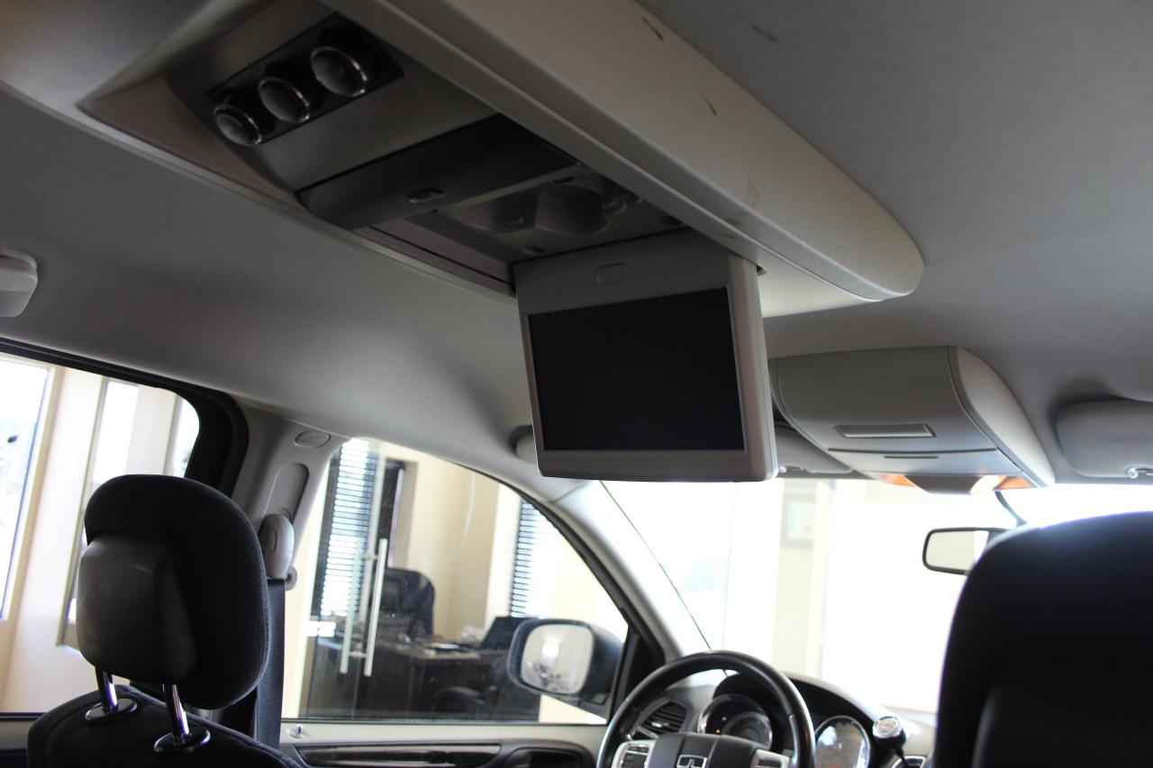 2012 Dodge Grand Caravan SXT PLUS   STOW & GO   DVD Photo