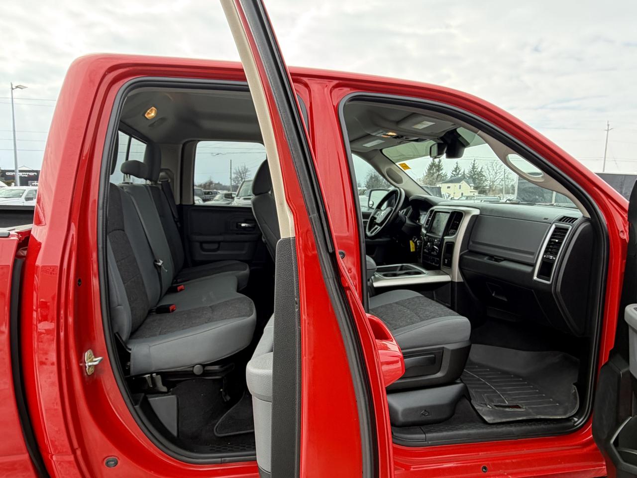2019 RAM 1500 Classic WARLOCK LIFT/WHEEL/TIRE PKG!! Photo