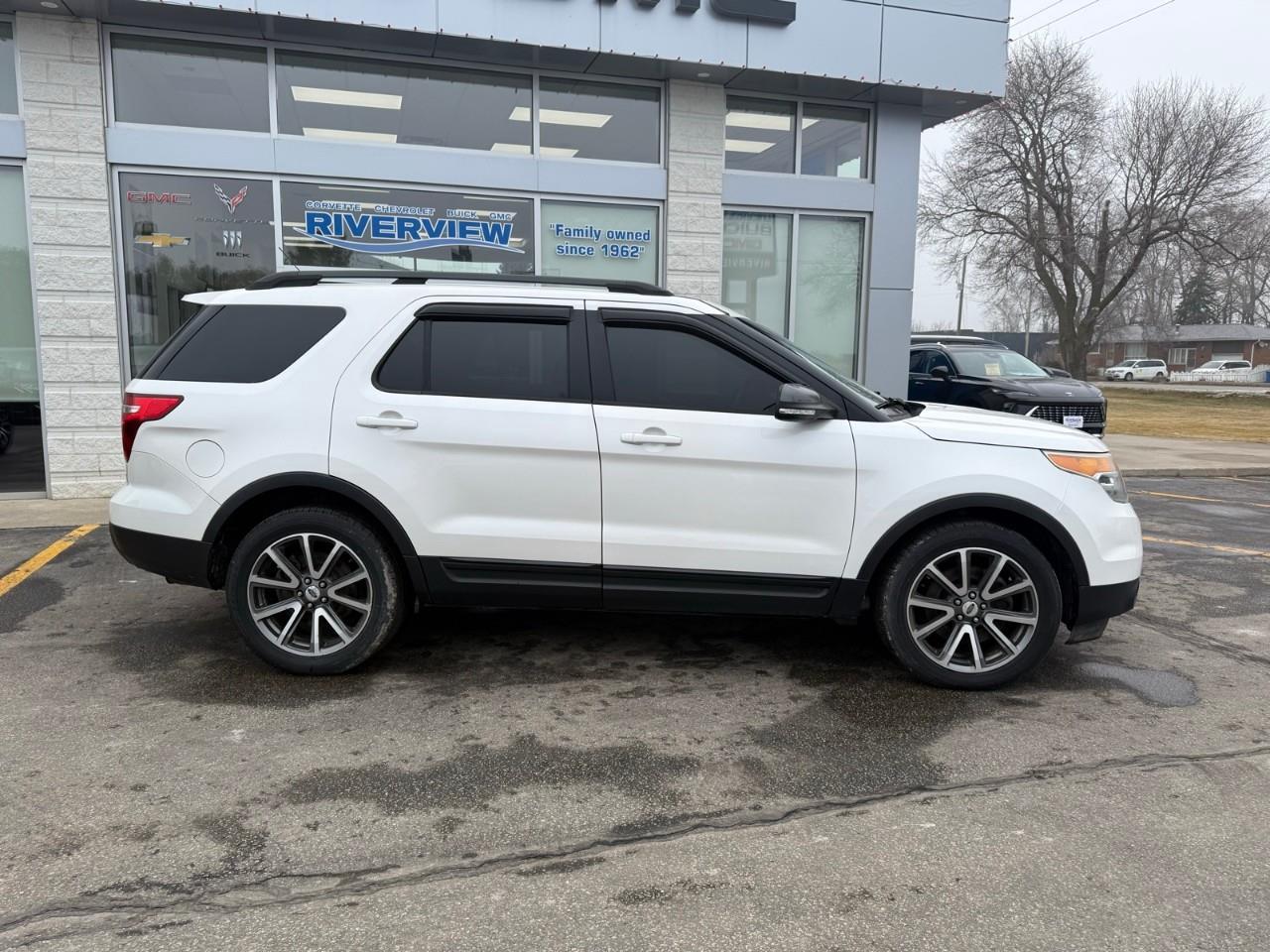 2015 Ford Explorer XLT 4DR 4X4 Photo