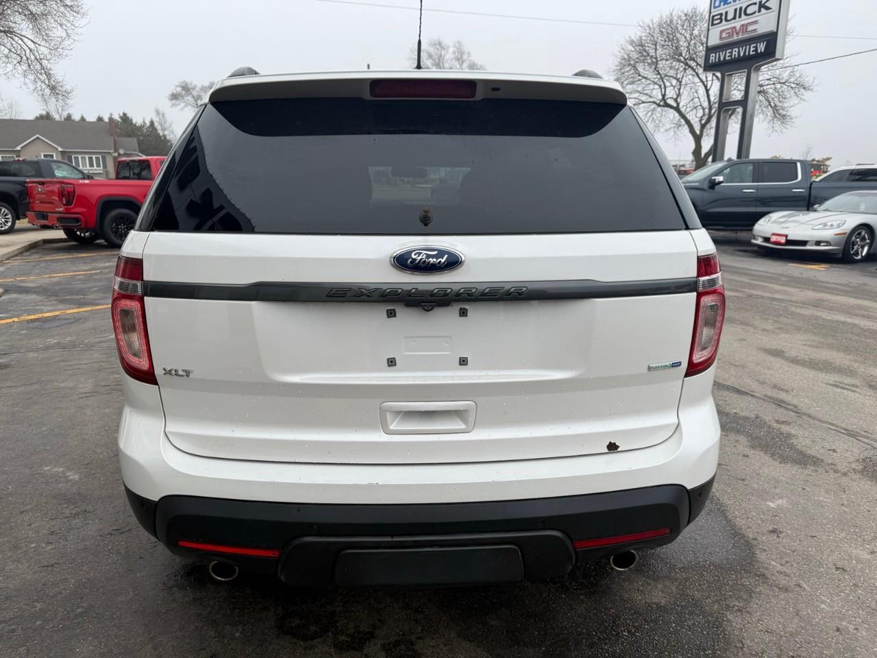 2015 Ford Explorer XLT 4DR 4X4 Photo