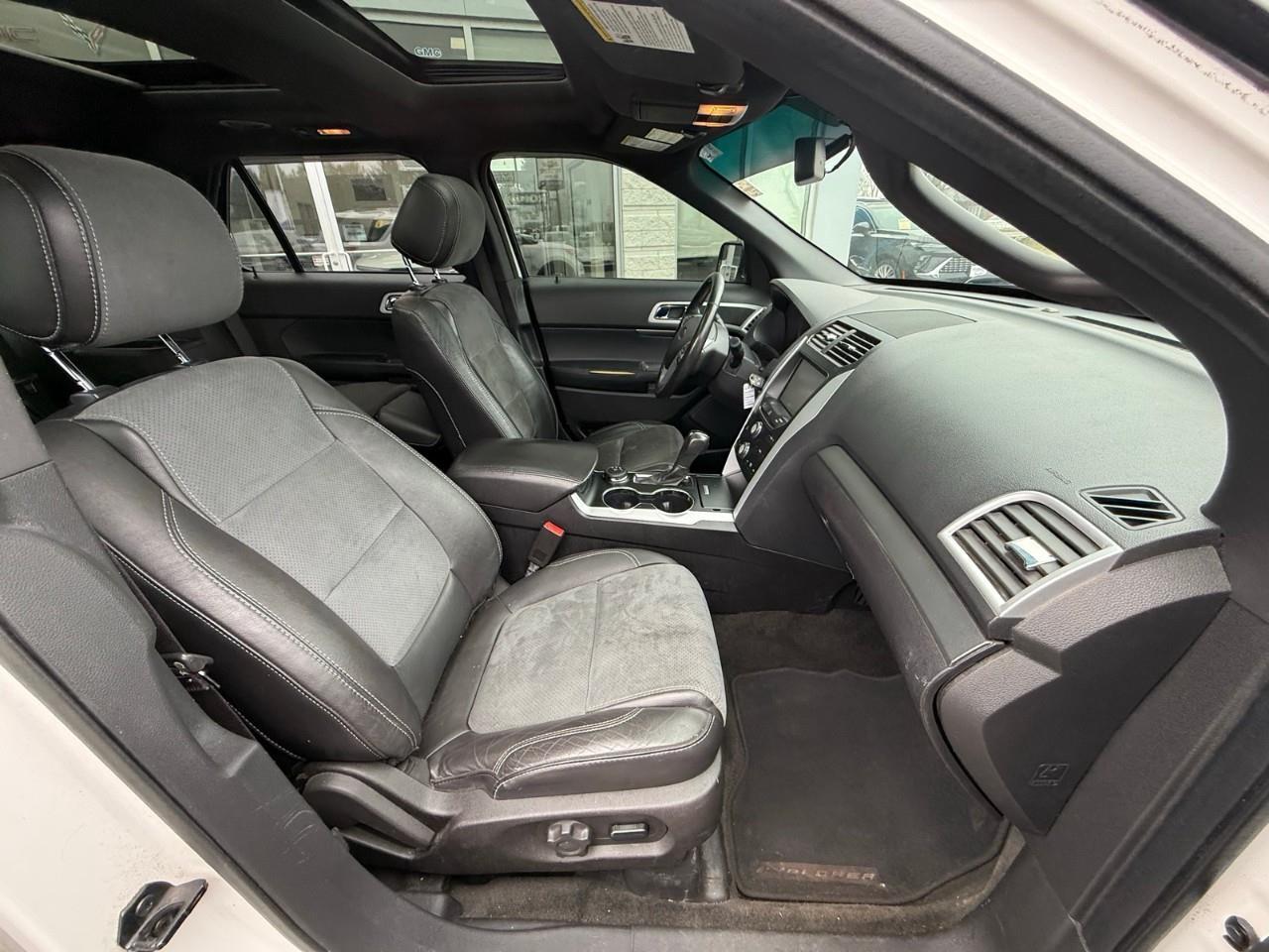 2015 Ford Explorer XLT 4DR 4X4 Photo