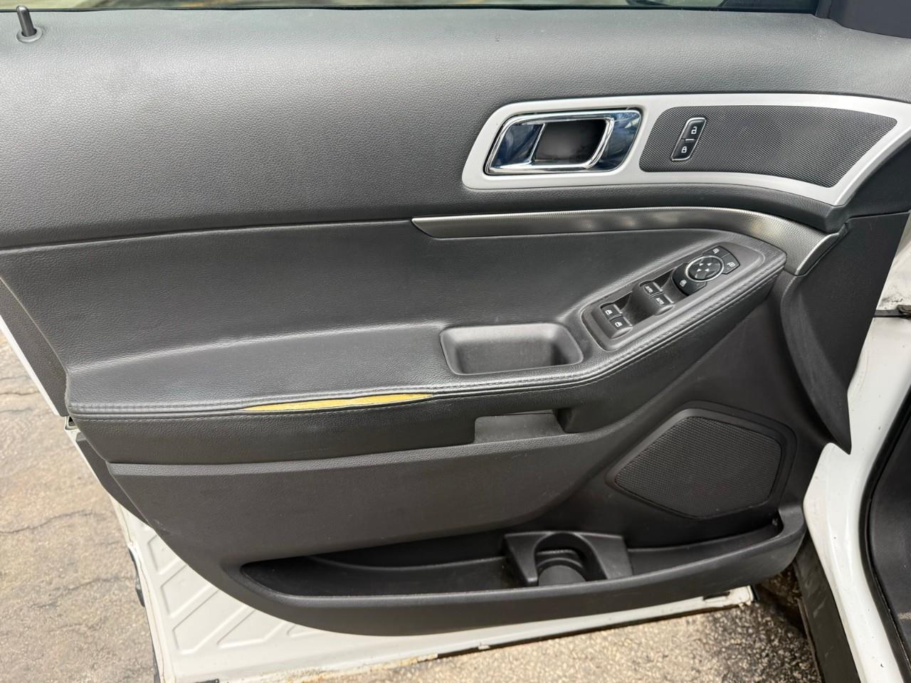 2015 Ford Explorer XLT 4DR 4X4 Photo