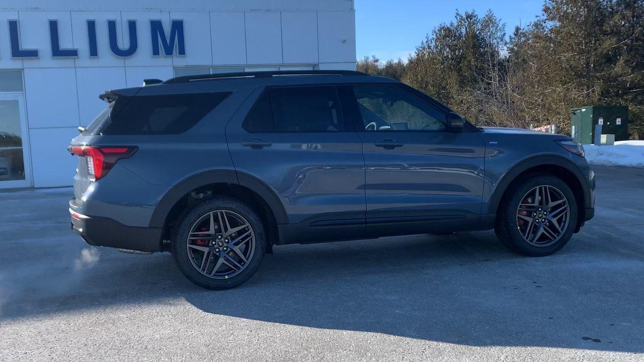 2026 Ford Explorer ST-Line Photo