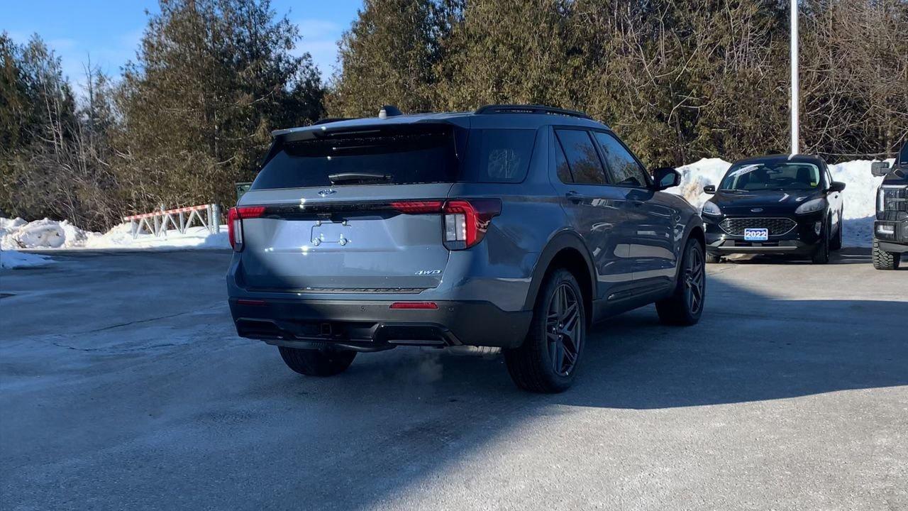 2026 Ford Explorer ST-Line Photo