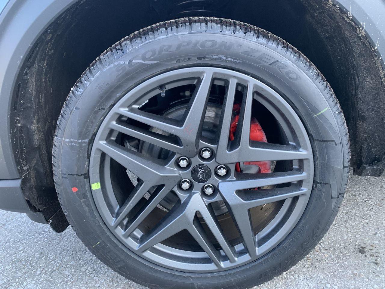 2026 Ford Explorer ST-Line Photo