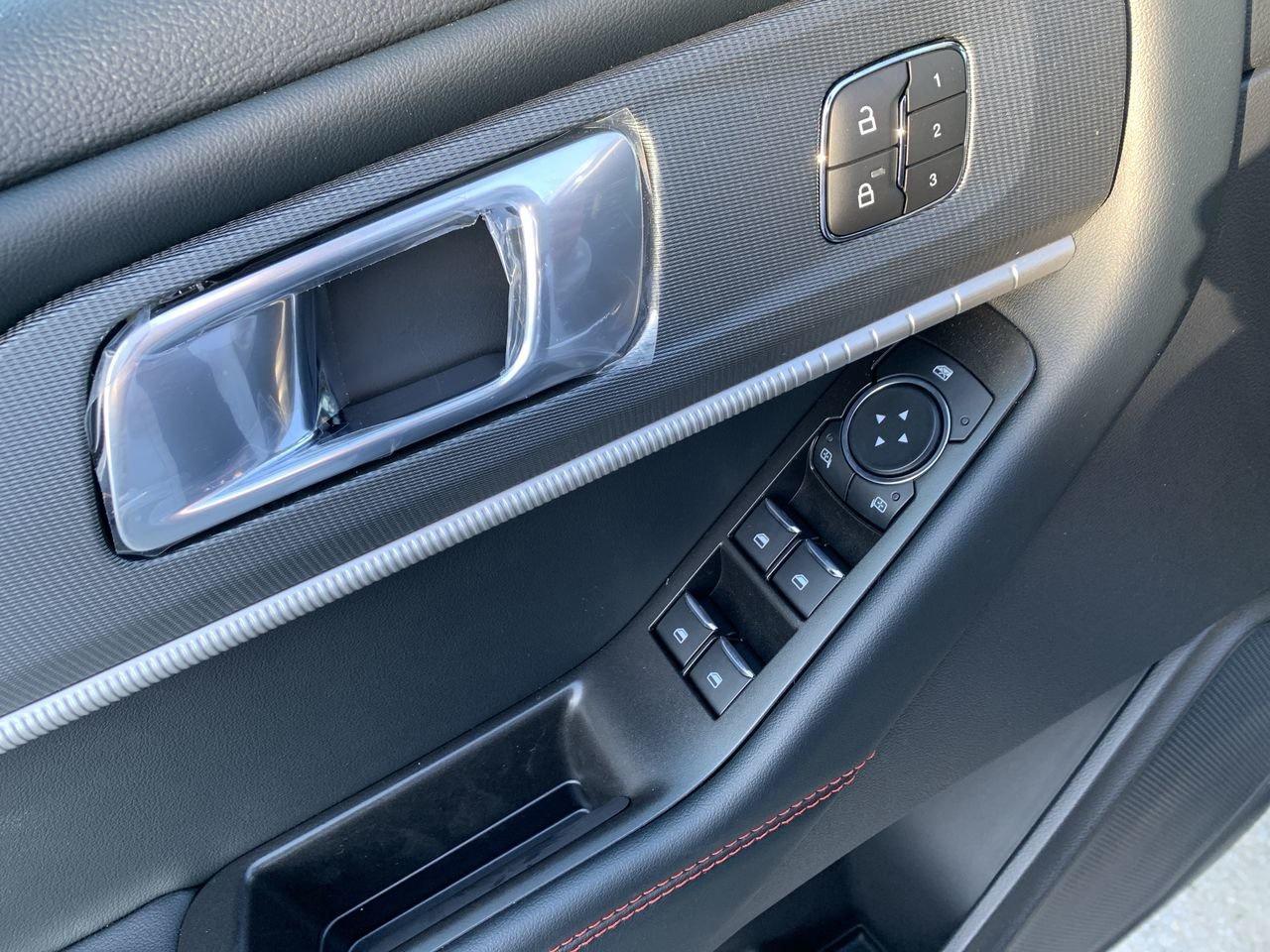 2026 Ford Explorer ST-Line Photo