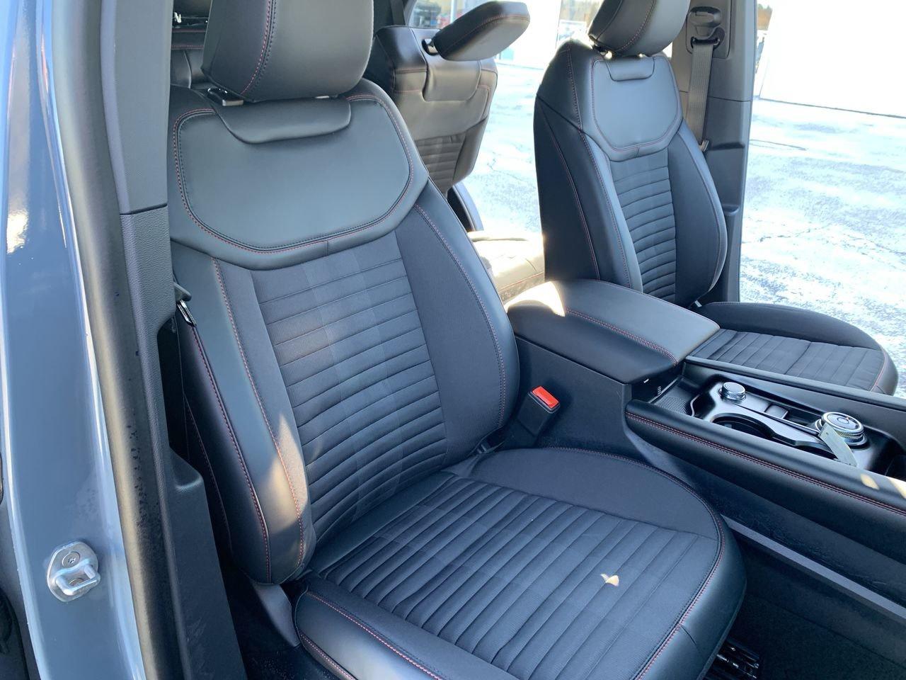 2026 Ford Explorer ST-Line Photo